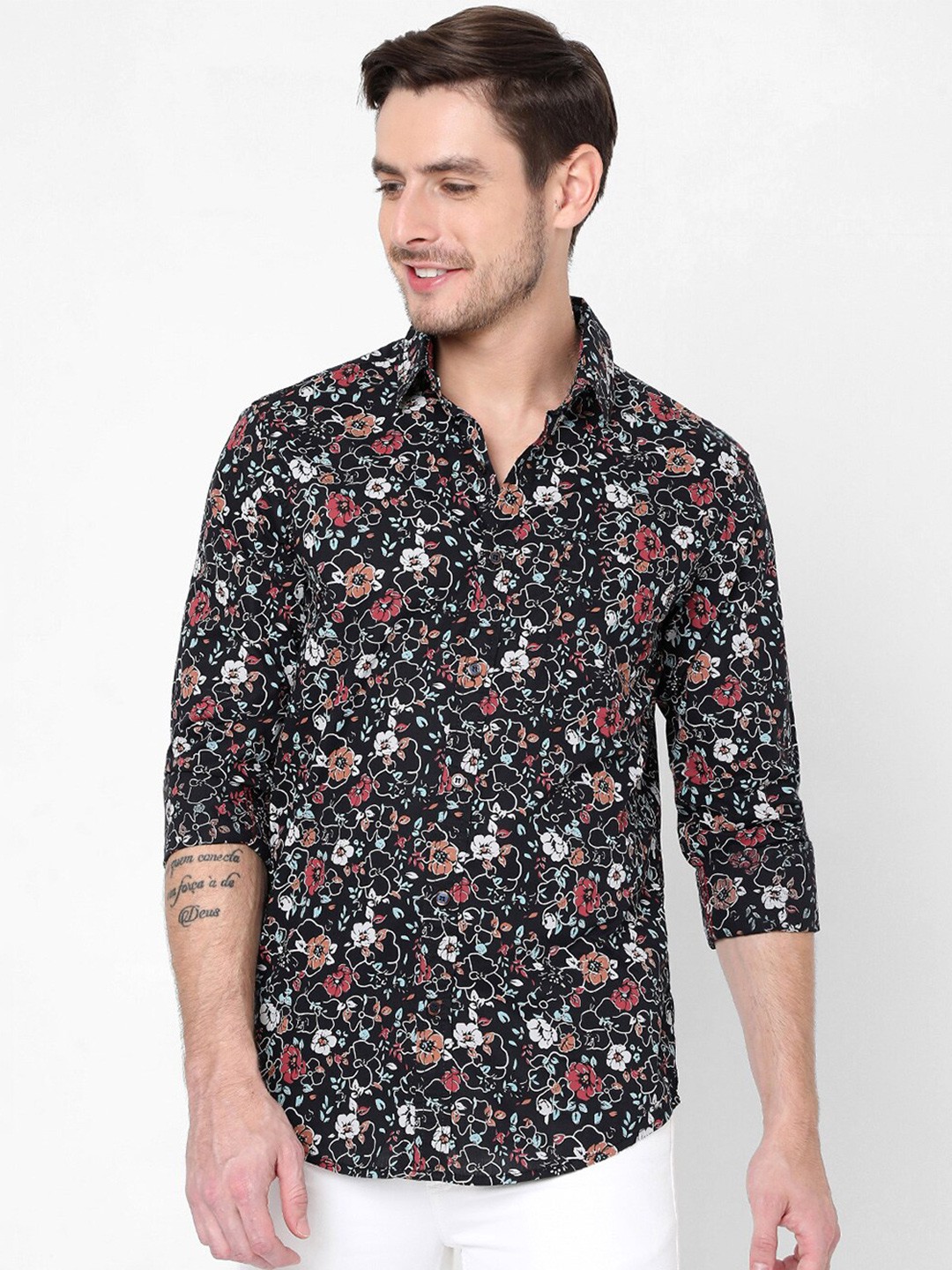 

Mufti Men Black Slim Fit Floral Printed Casual Shirt