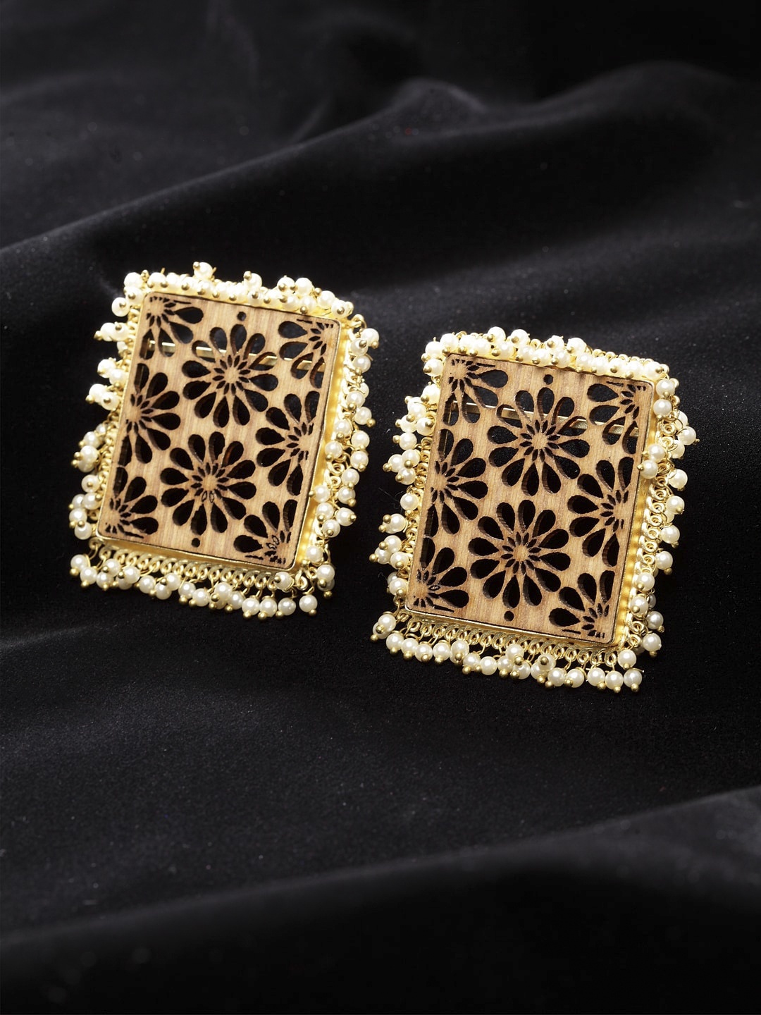 

VOGUE PANASH Gold-Toned Square Studs Earrings