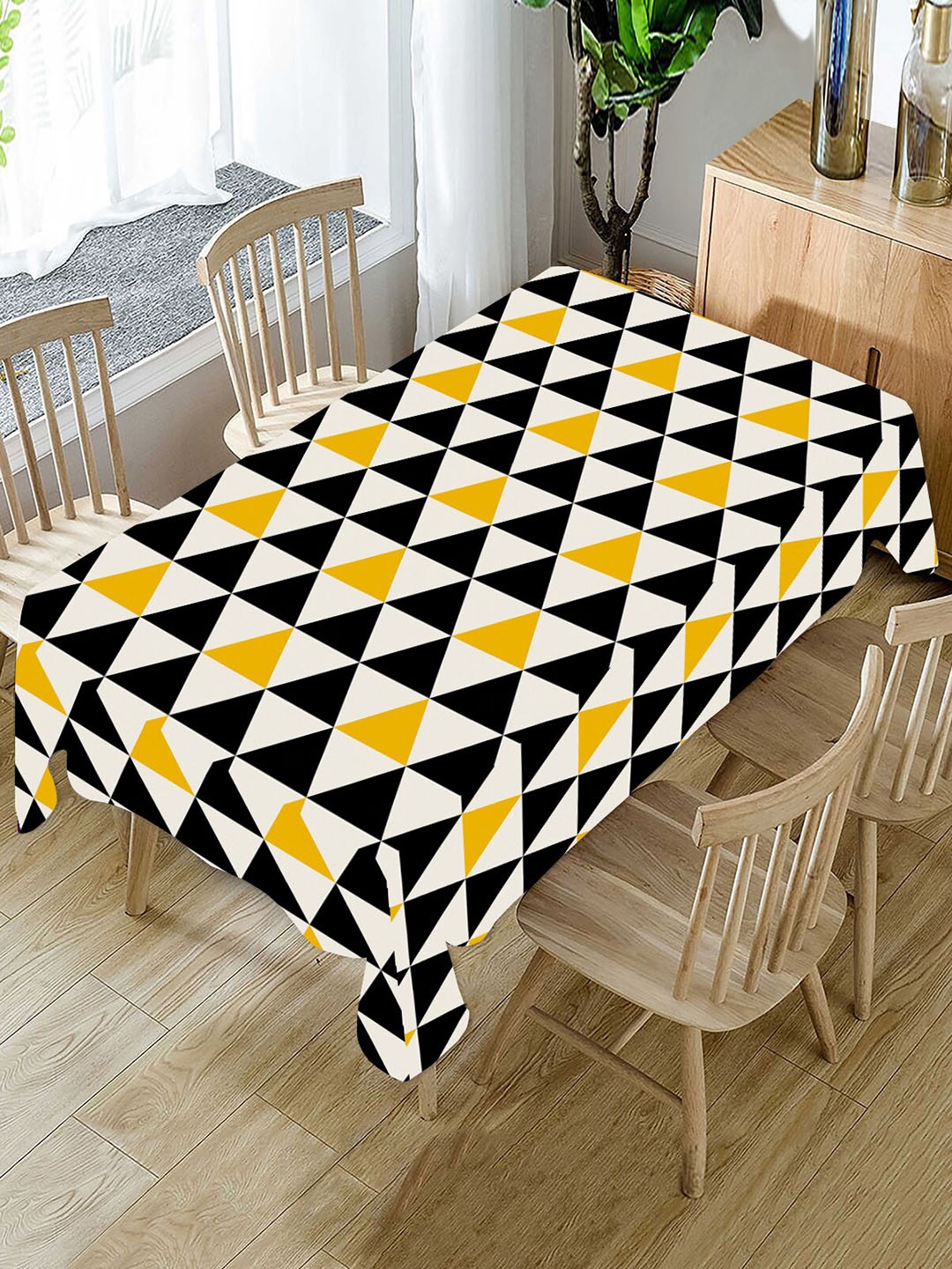 

AEROHAVEN Multicoloured Geometric Cotton 4-Seater Table Cover, Multi