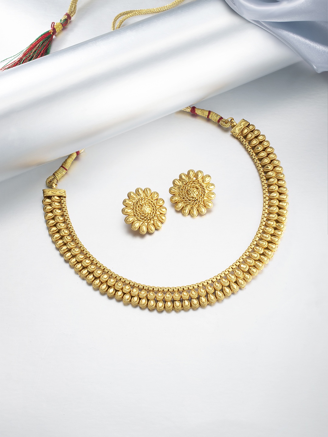 

Peora Gold Plated Traditinal Choker Necklace Earring Jewellery Set