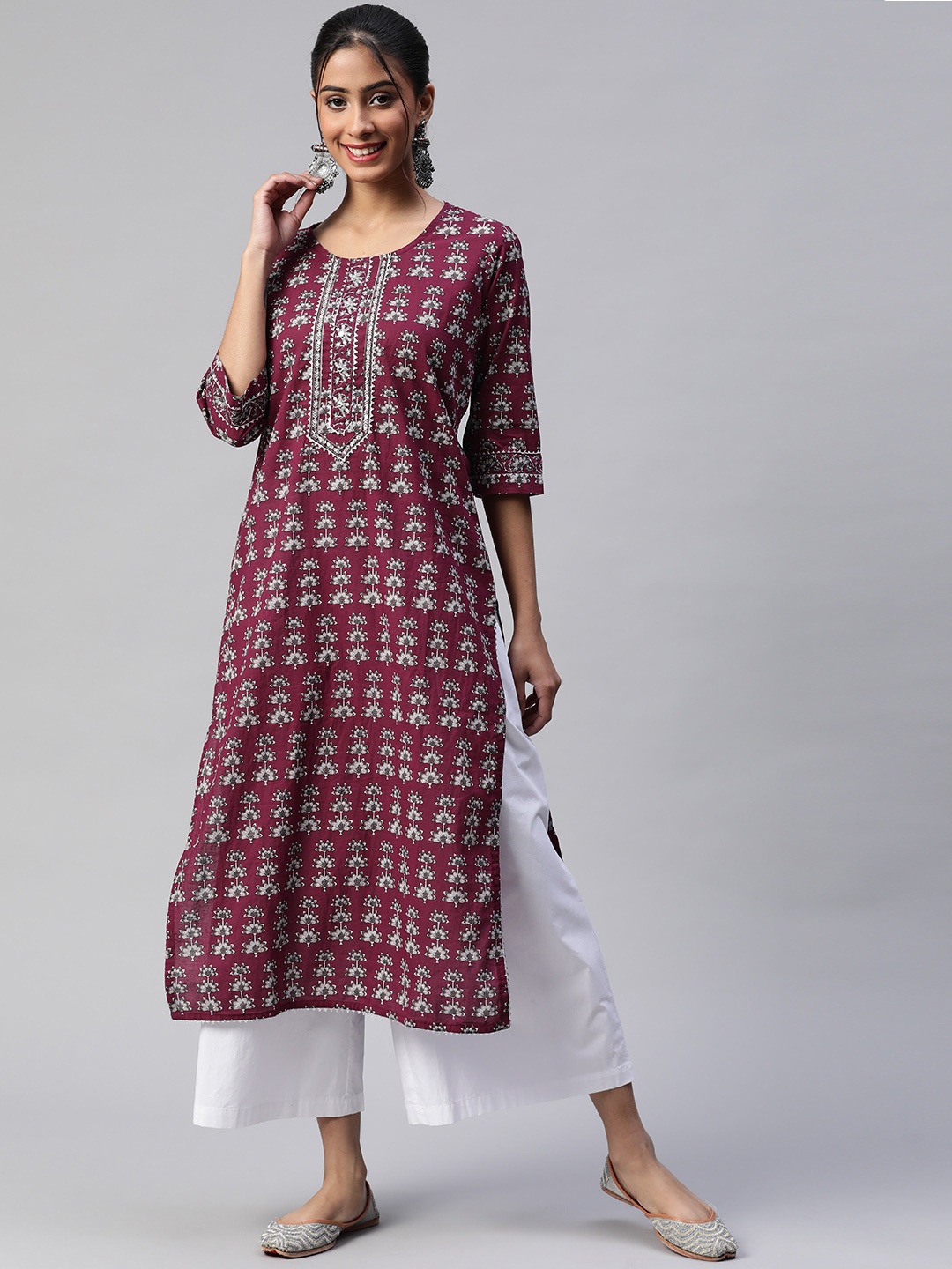 

Readiprint Fashions Women Burgundy & Black Floral Printed Floral Kurta