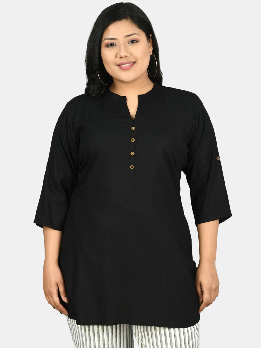 

PrettyPlus by Desinoor.com Black V-Neck Kurti