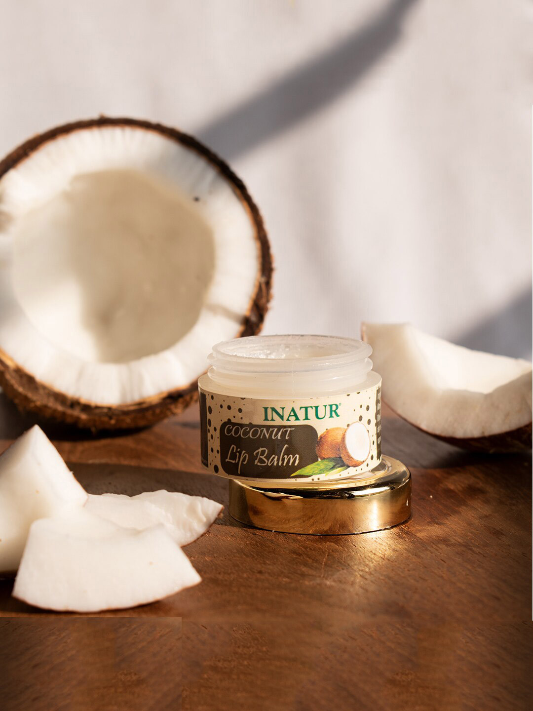 

Inatur Coconut Lip Balm 10 g, Off white