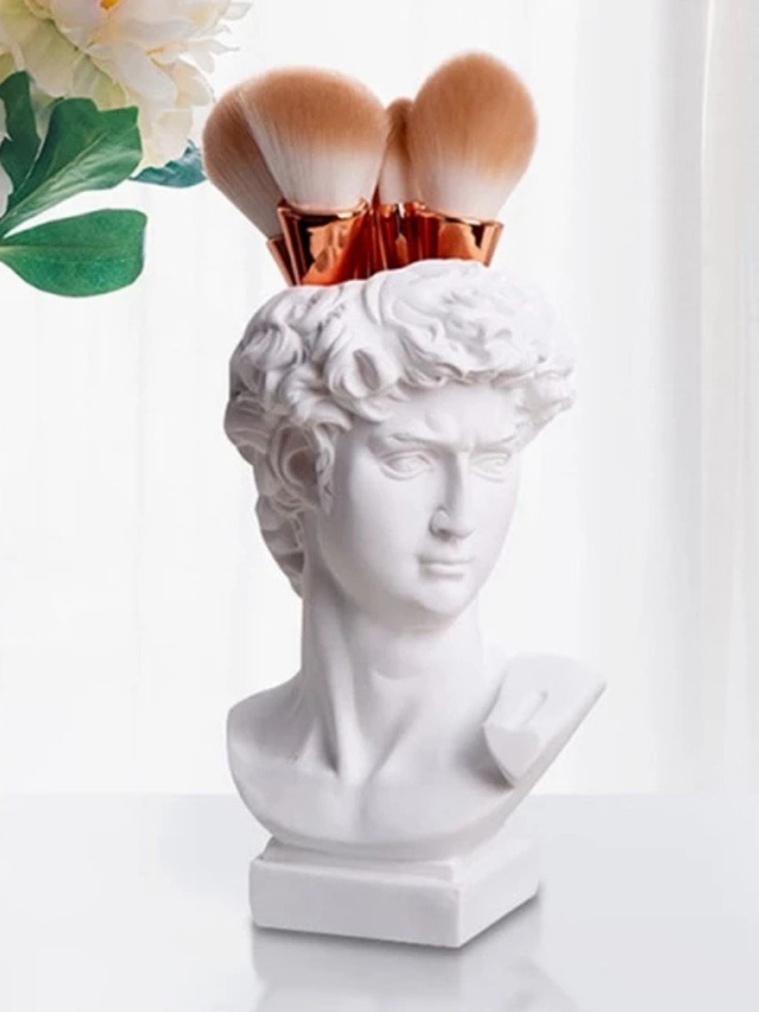 

THE ARTMENT White Modern Art European Sculpture Resin Table Planter