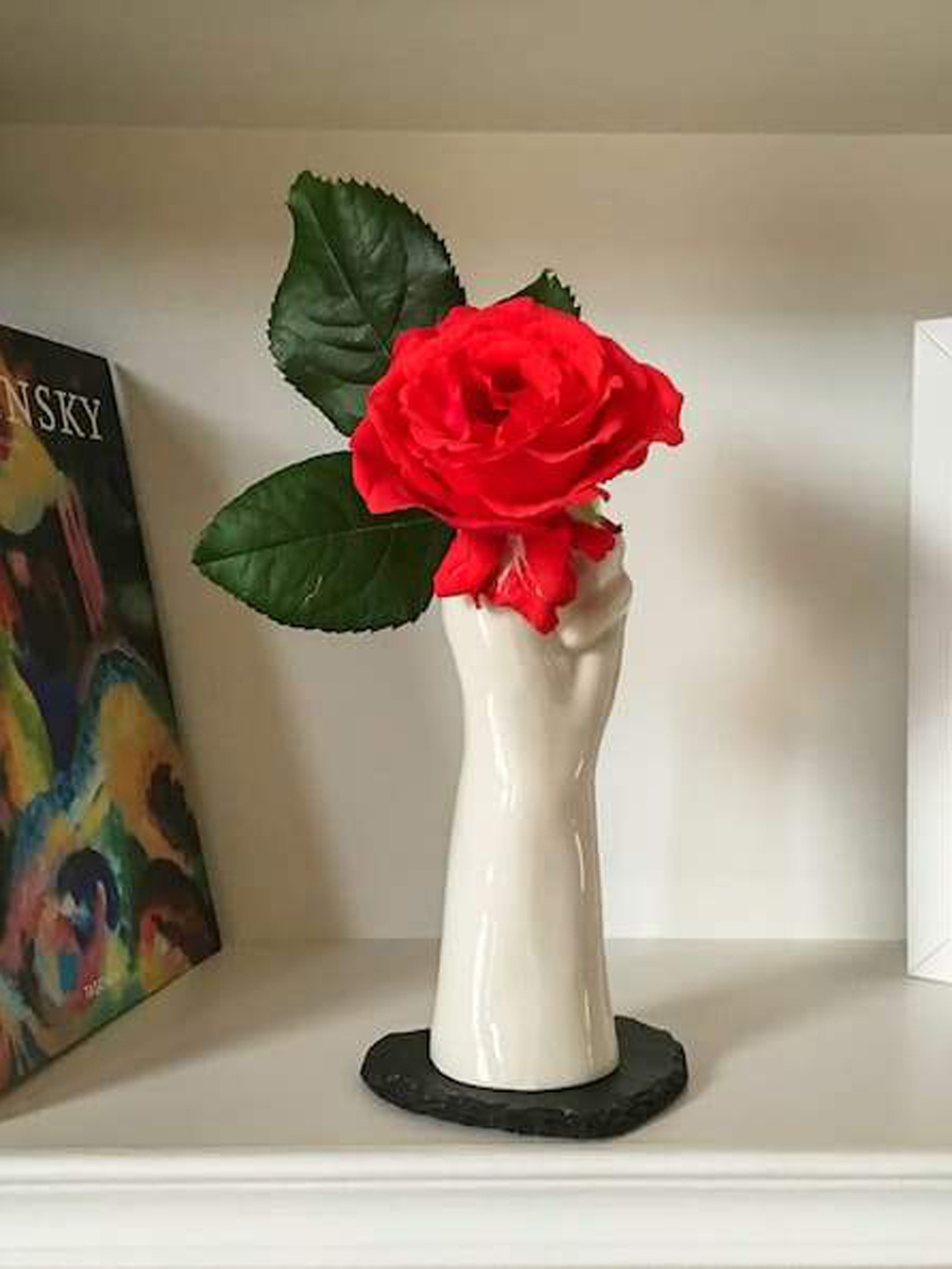 

THE ARTMENT Grey Hand Me The Flowers