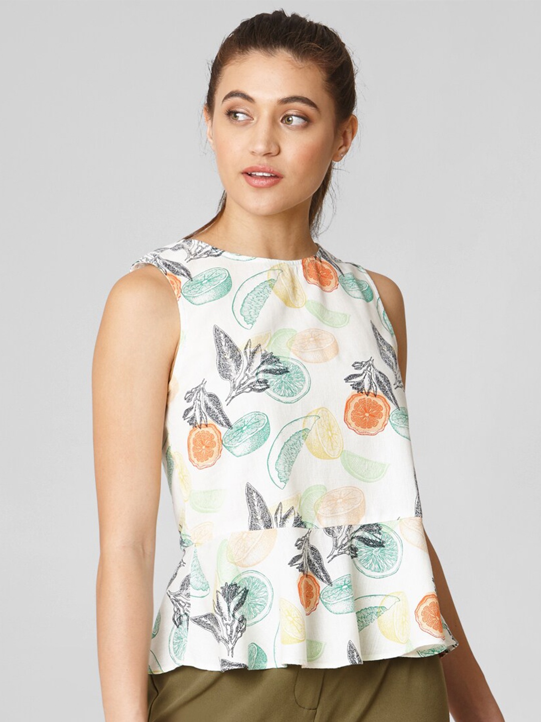 

Vero Moda White & Green Tropical Print A-Line Top