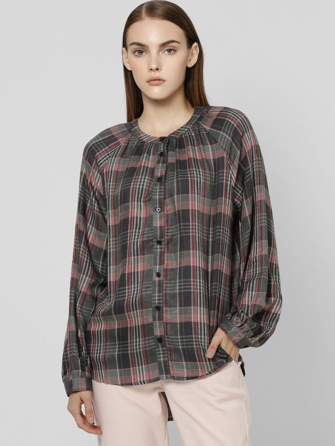 

Vero Moda Women Green Checked Casual Shirt