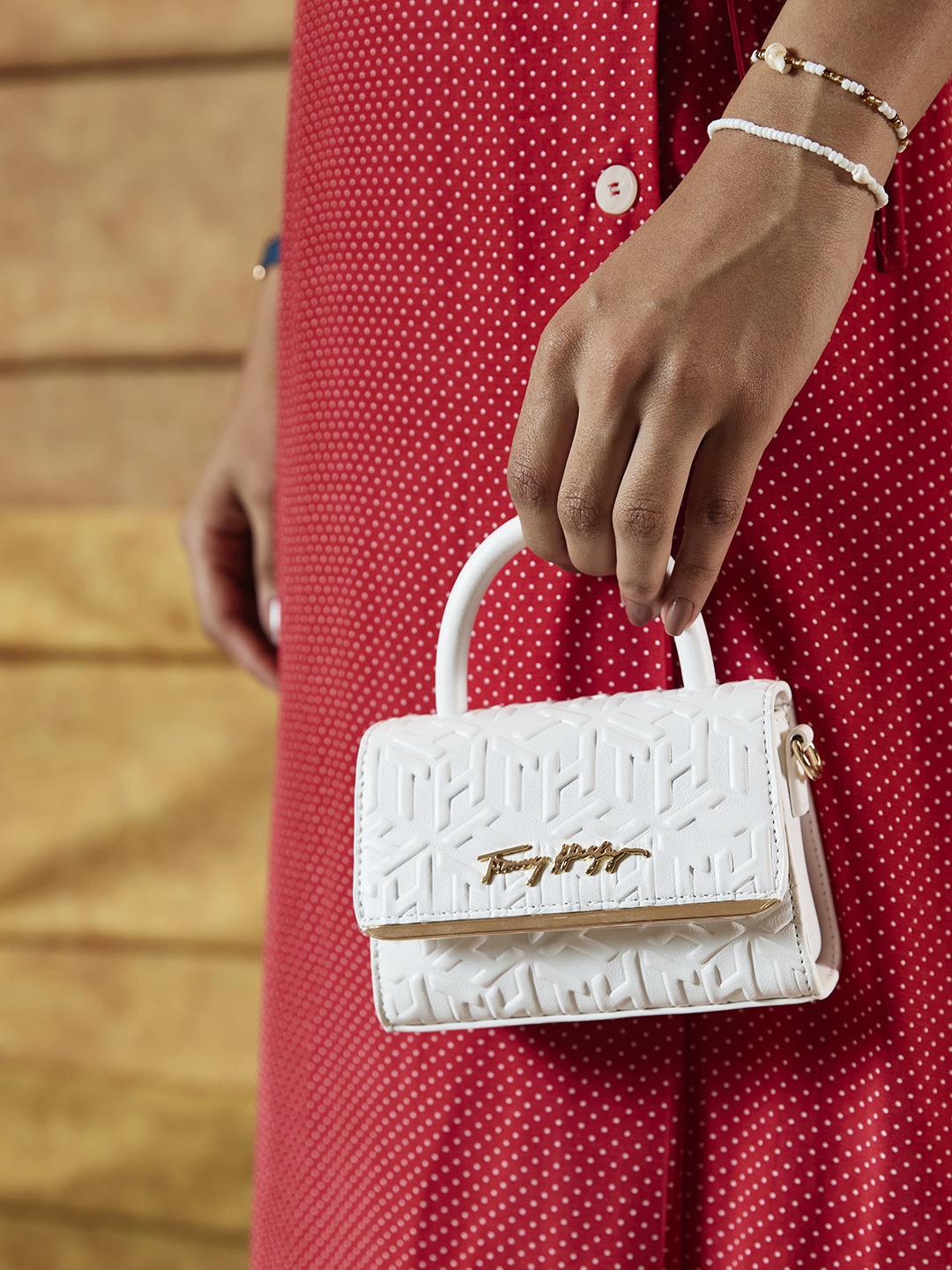 

Tommy Hilfiger White Textured Structured Satchel