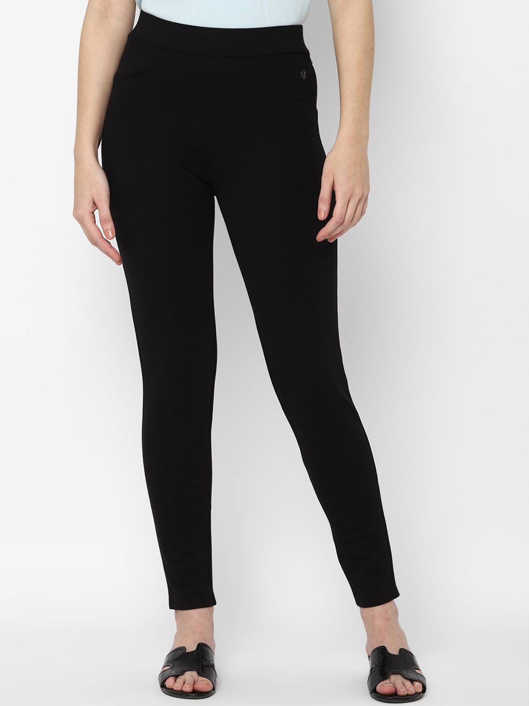 

Allen Solly Woman Black Solid Jeggings