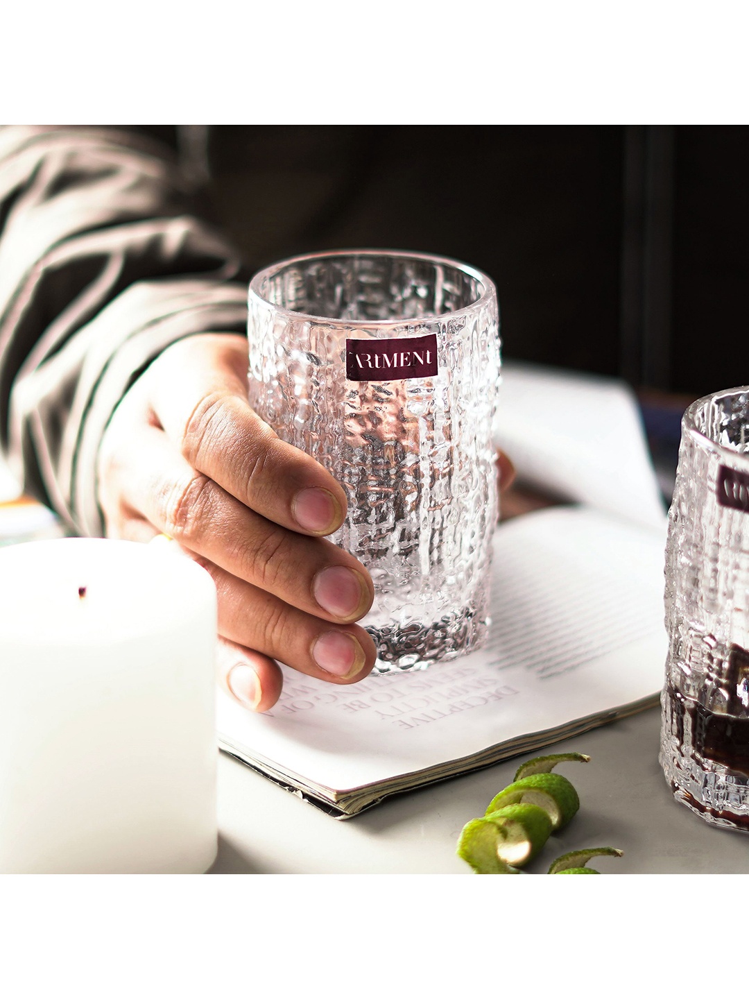 

THE ARTMENT Set Of 4 Hammer Patterned Drinking Glasses, Transparent