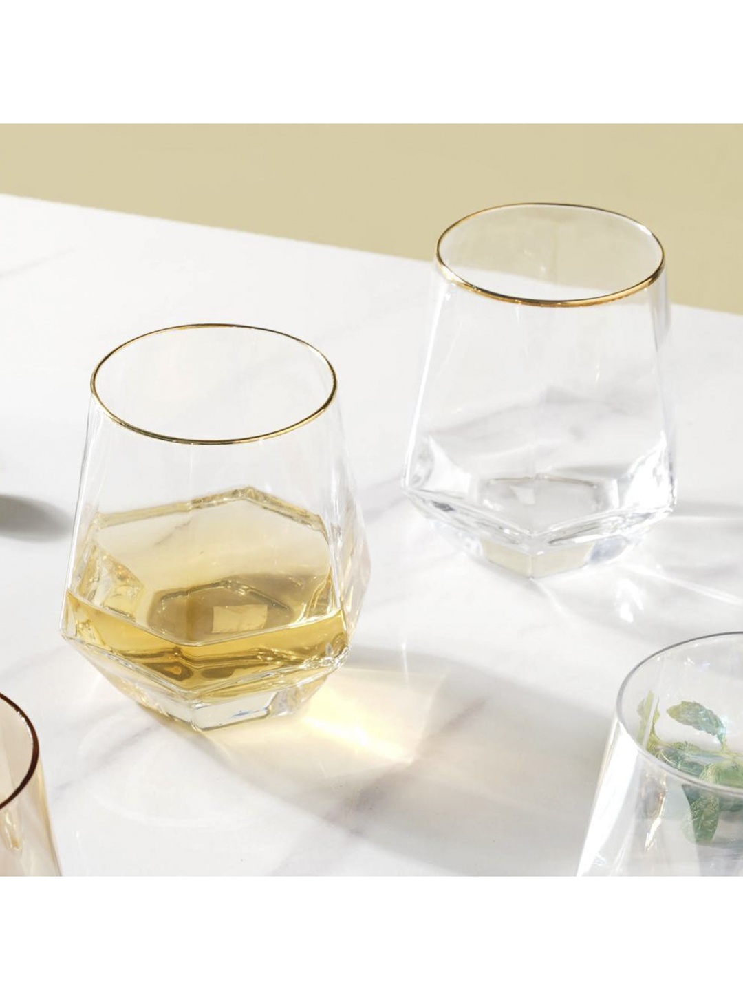 

THE ARTMENT Set of 4 Gold Rimmed Minimalist Diamond Glasses, Transparent