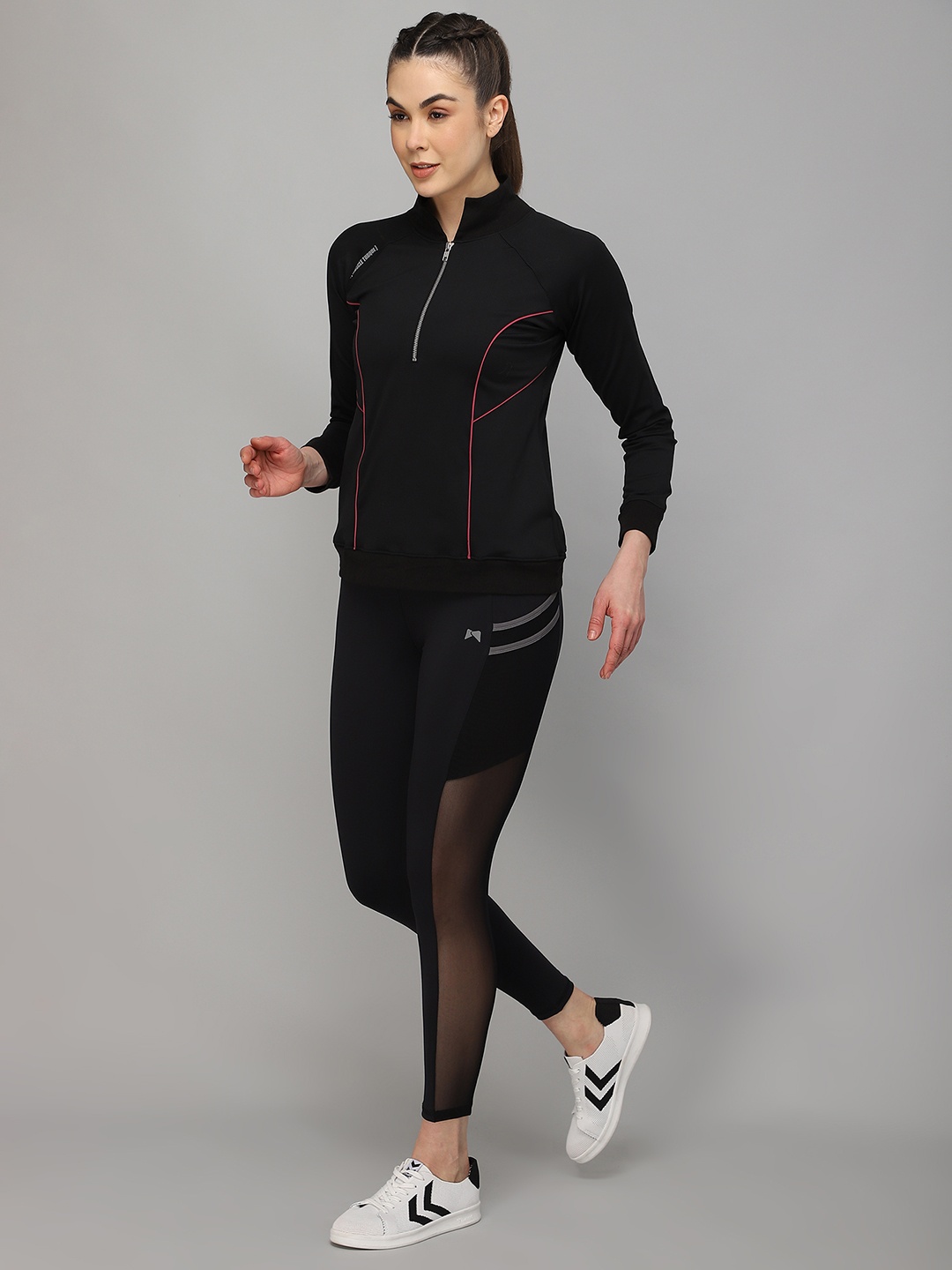 

MUSCLE TORQUE Women Black Sweatshirt