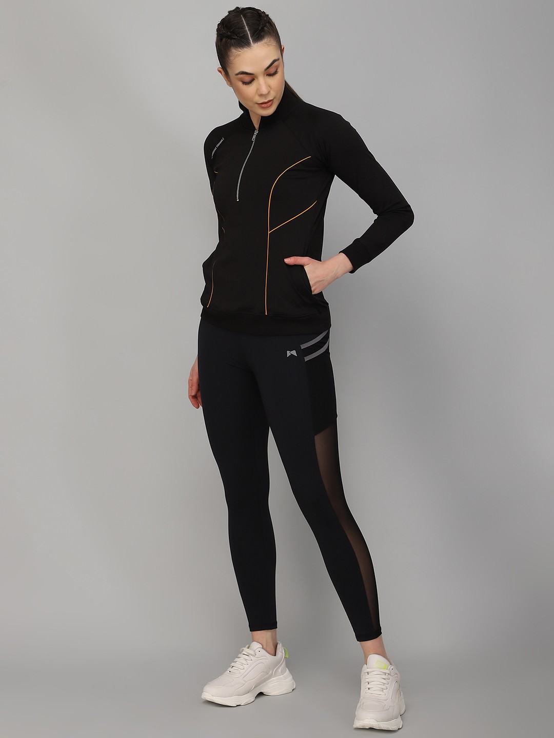 

MUSCLE TORQUE Women Black Sweatshirt