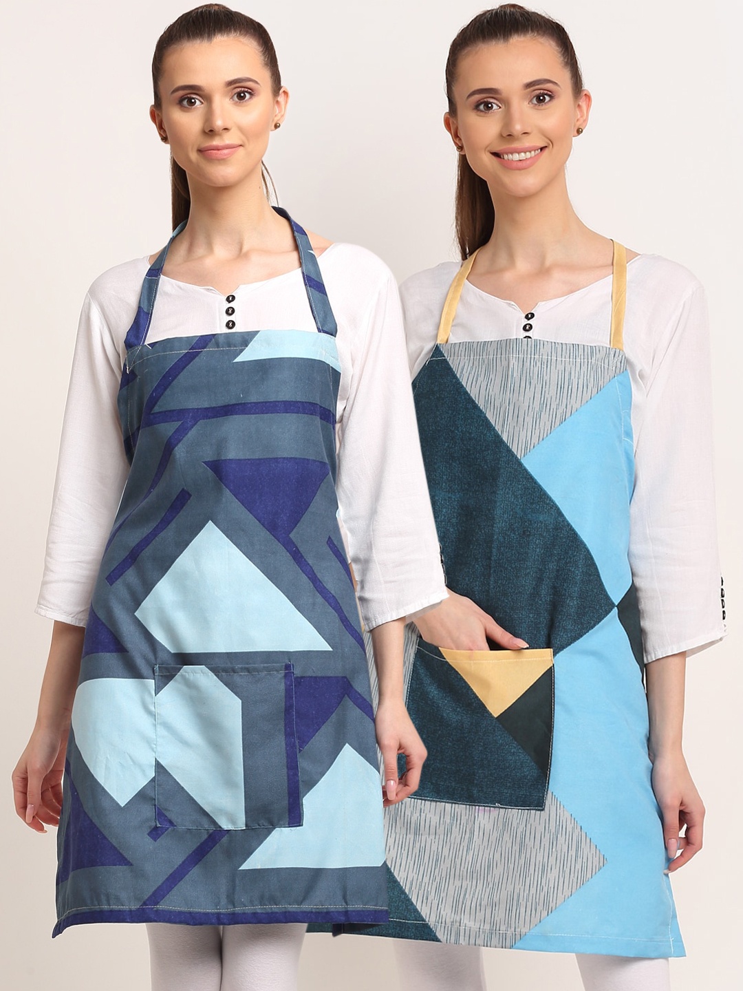 

TAG 7 Woman Combo of 2 Printed Aprons With Pockets & 2 Napkins, Multi