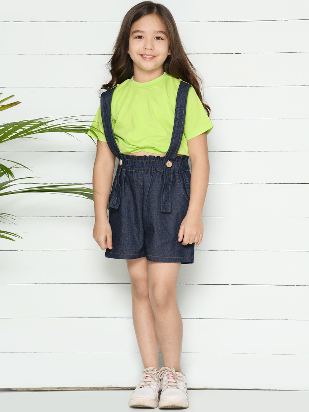

LilPicks Girls Navy Blue & Green Top with Shorts