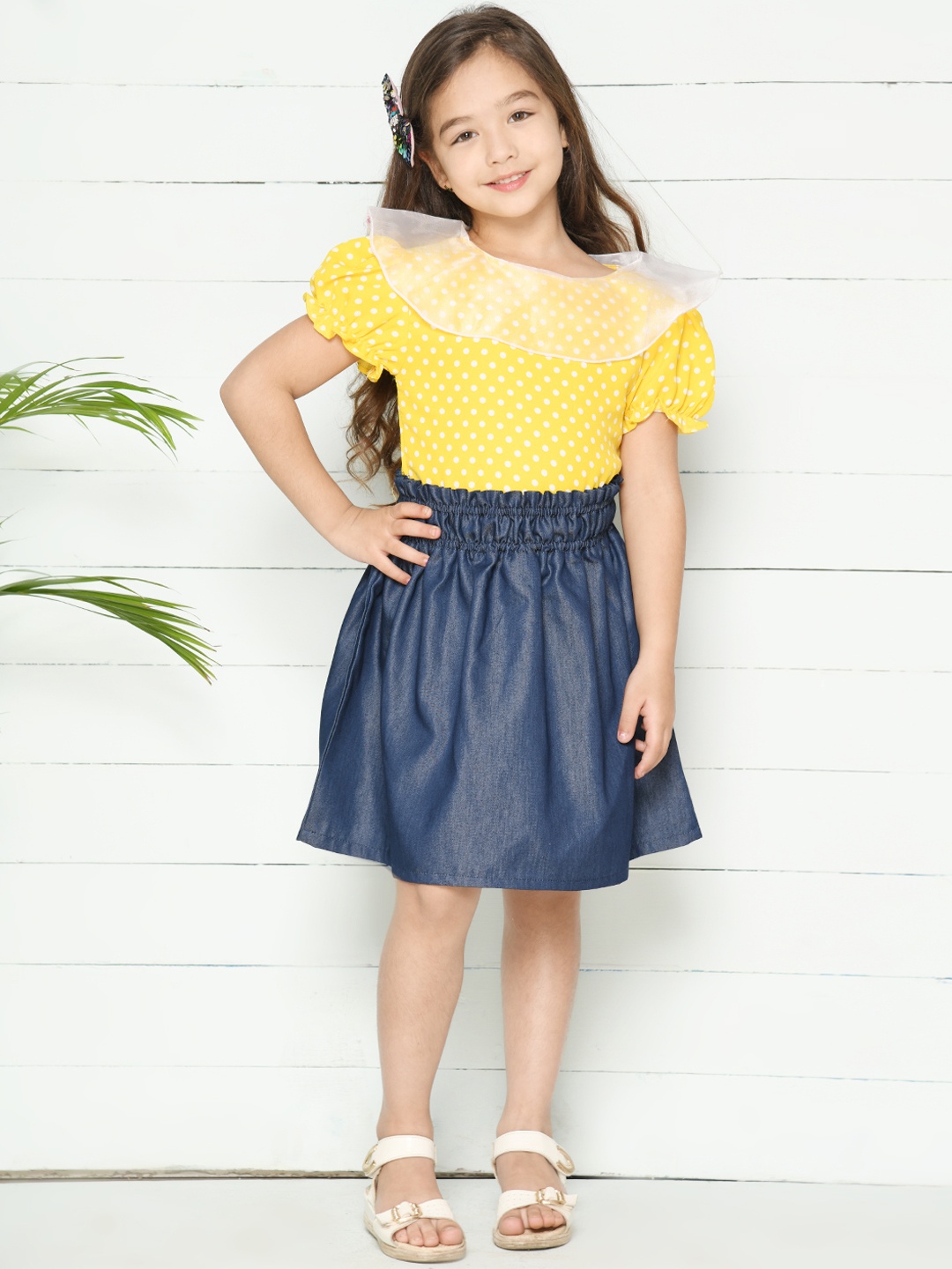 

LilPicks Girls Navy Blue & Yellow Printed Top with Skirt