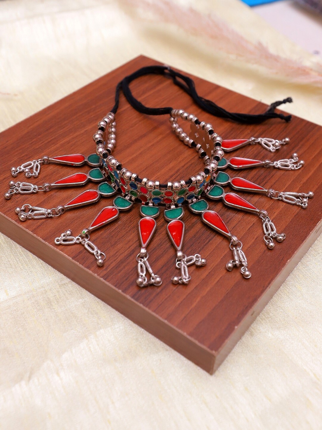 

Crunchy Fashion Silver-Toned & Green Oxidised Silver Enamelled Necklace