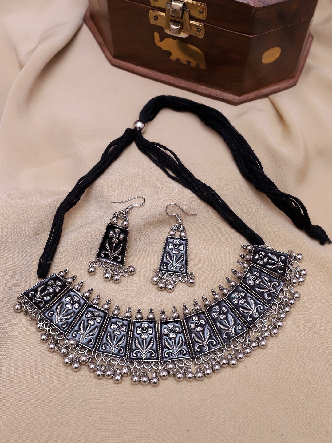 

Crunchy Fashion Silver And Black Oxidised Silver-Plated Jewellery Set