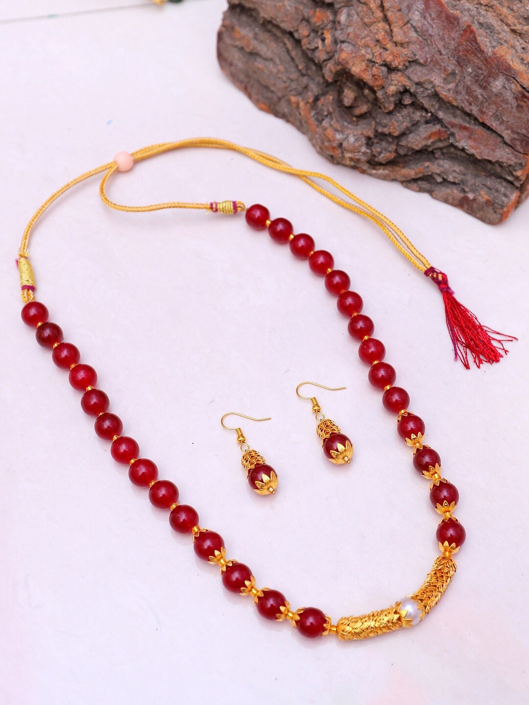 

Crunchy Fashion Gold-Toned & Red Pearls Beaded Gold-Plated Antique Jewellery Set