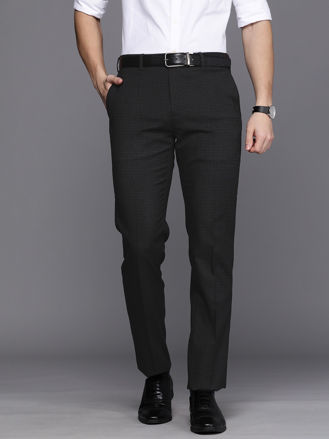

Raymond Men Black Solid Mid-Rise Slim Fit Formal Trousers