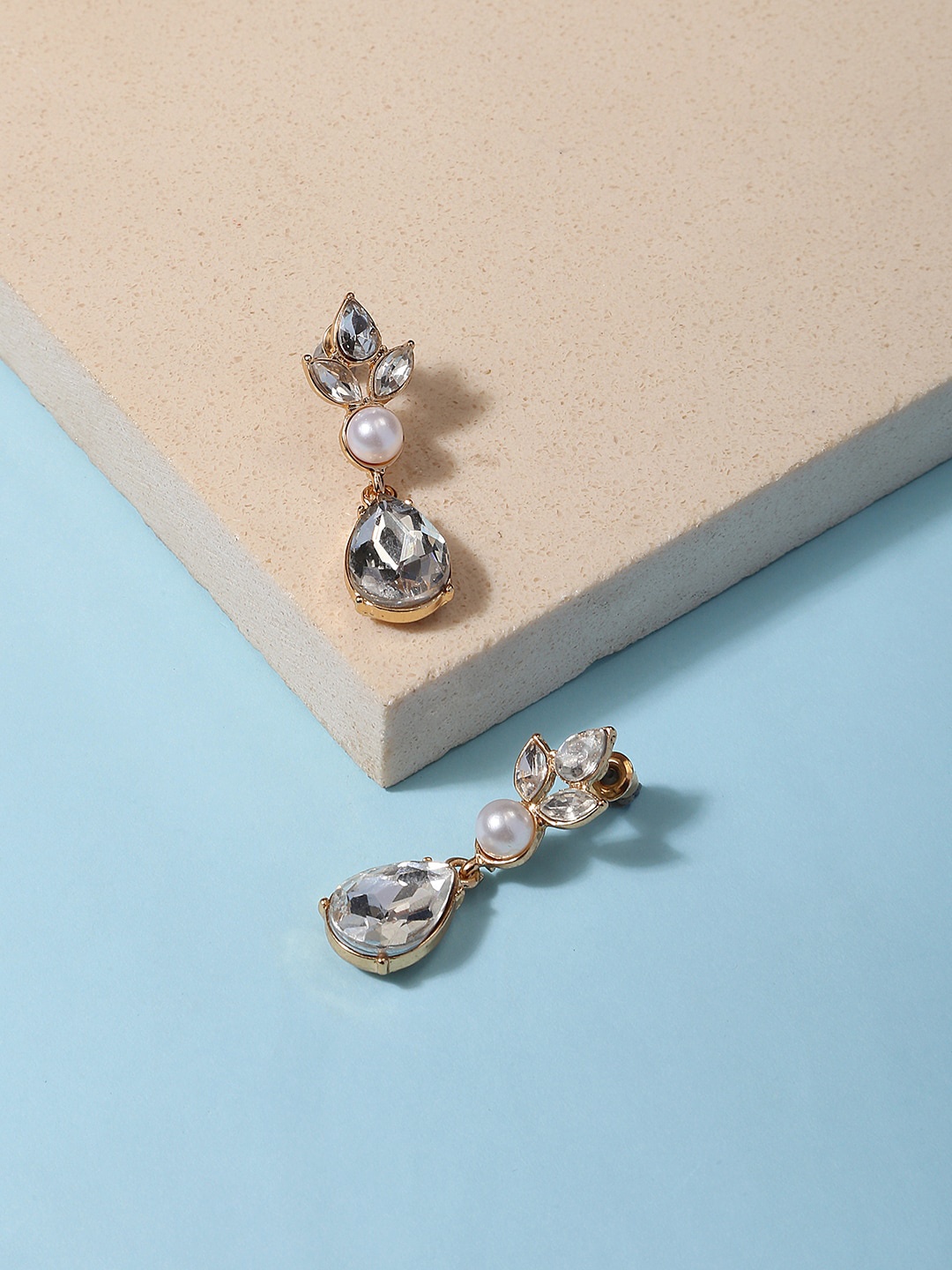 

Lilly & sparkle Gold-Toned & White Teardrop Shaped Drop Earrings