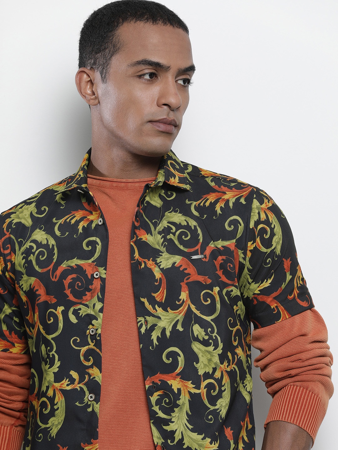 

The Indian Garage Co Men Slim Fit Floral Printed Resortwear Shirt, Navy blue