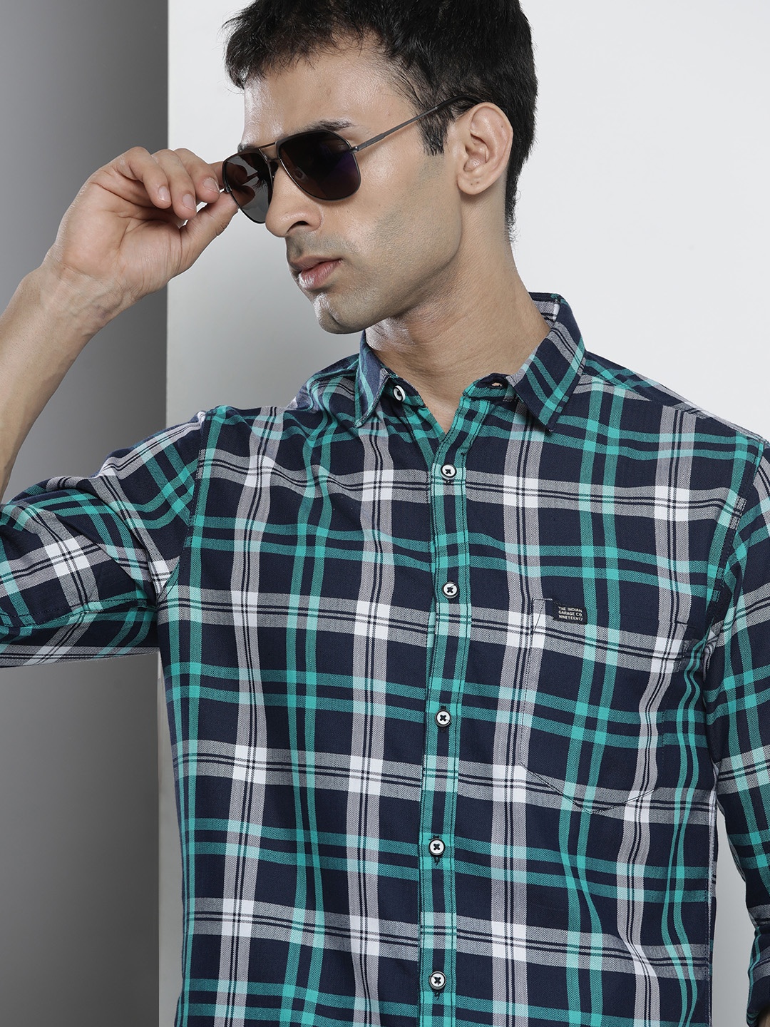 

The Indian Garage Co Men Navy Blue Checked Cotton Casual Shirt
