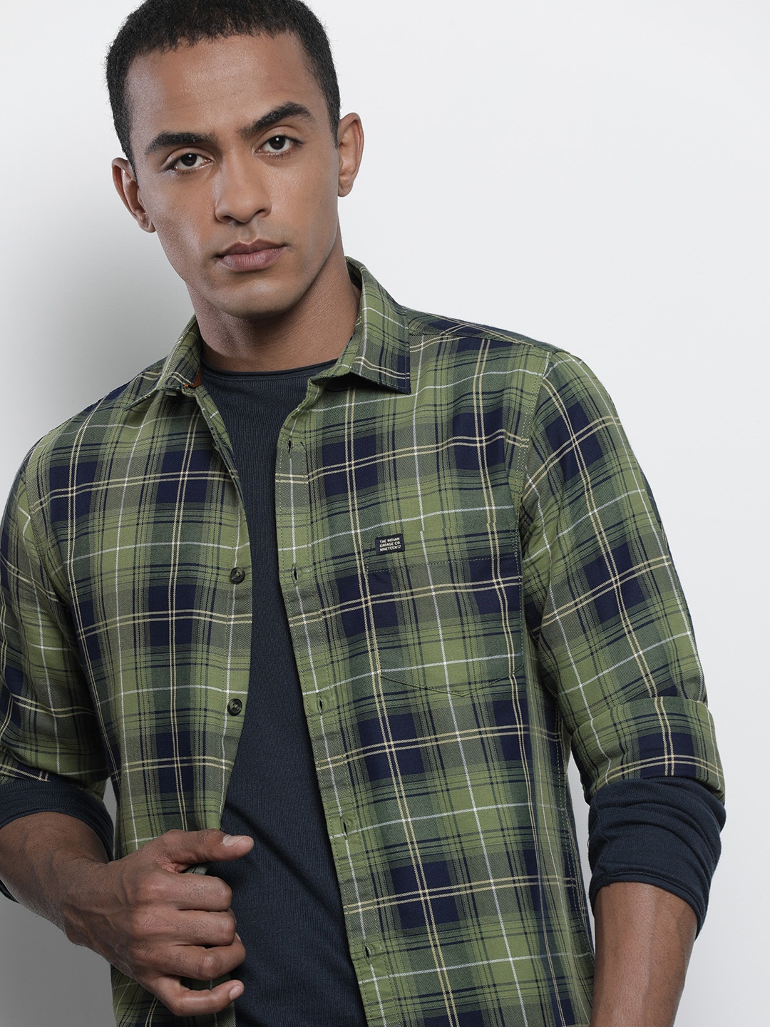 

The Indian Garage Co Men Navy Blue Checked Casual Shirt
