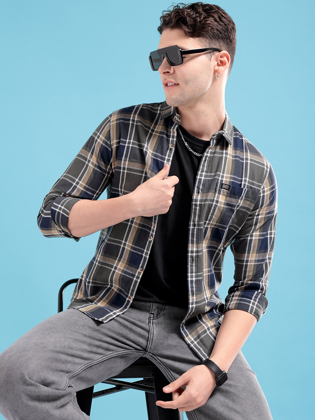 

The Indian Garage Co Men Navy Blue Checked Casual Shirt