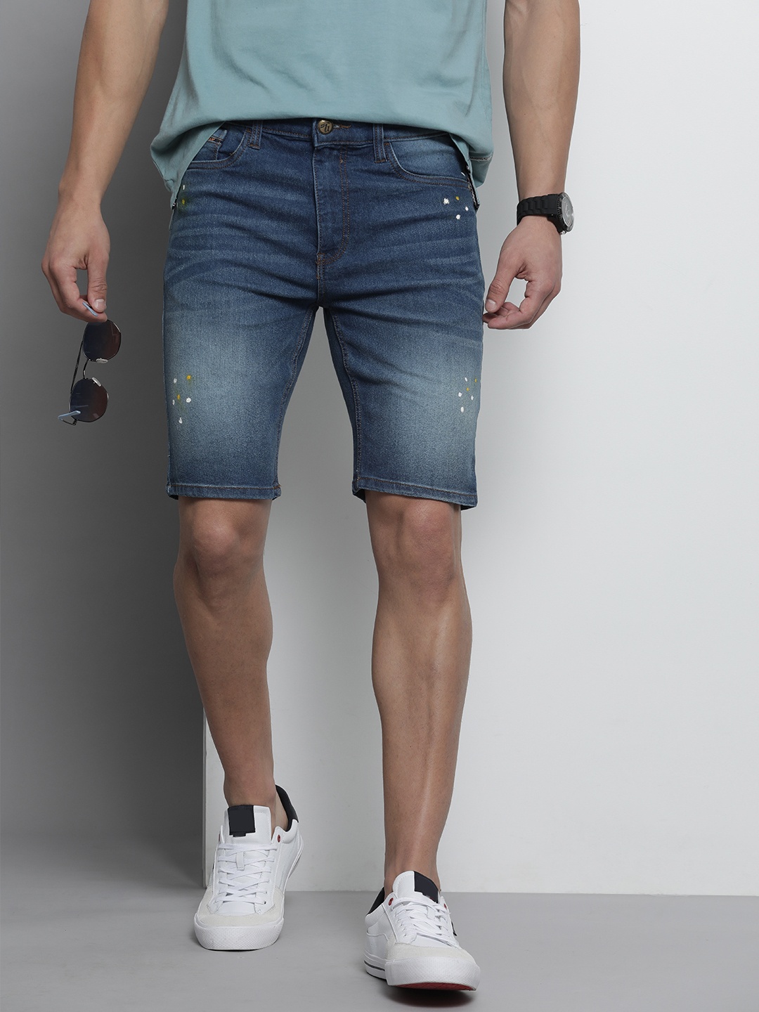 

The Indian Garage Co Men Blue Printed Slim Fit Denim Shorts