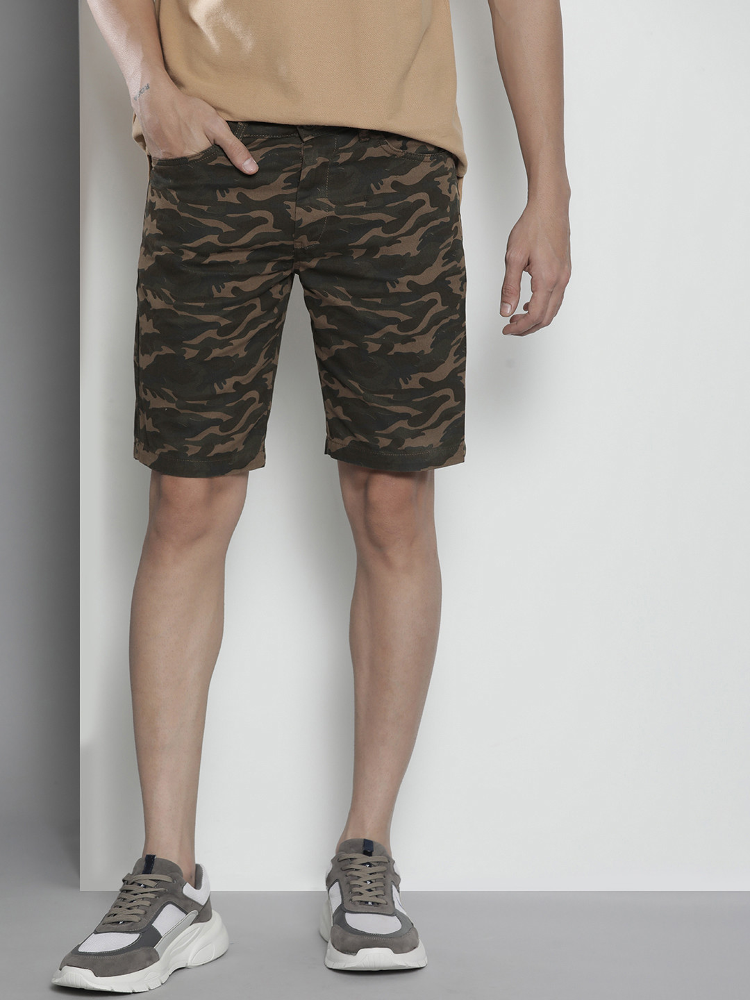 

The Indian Garage Co Men Brown Camouflage Printed Shorts