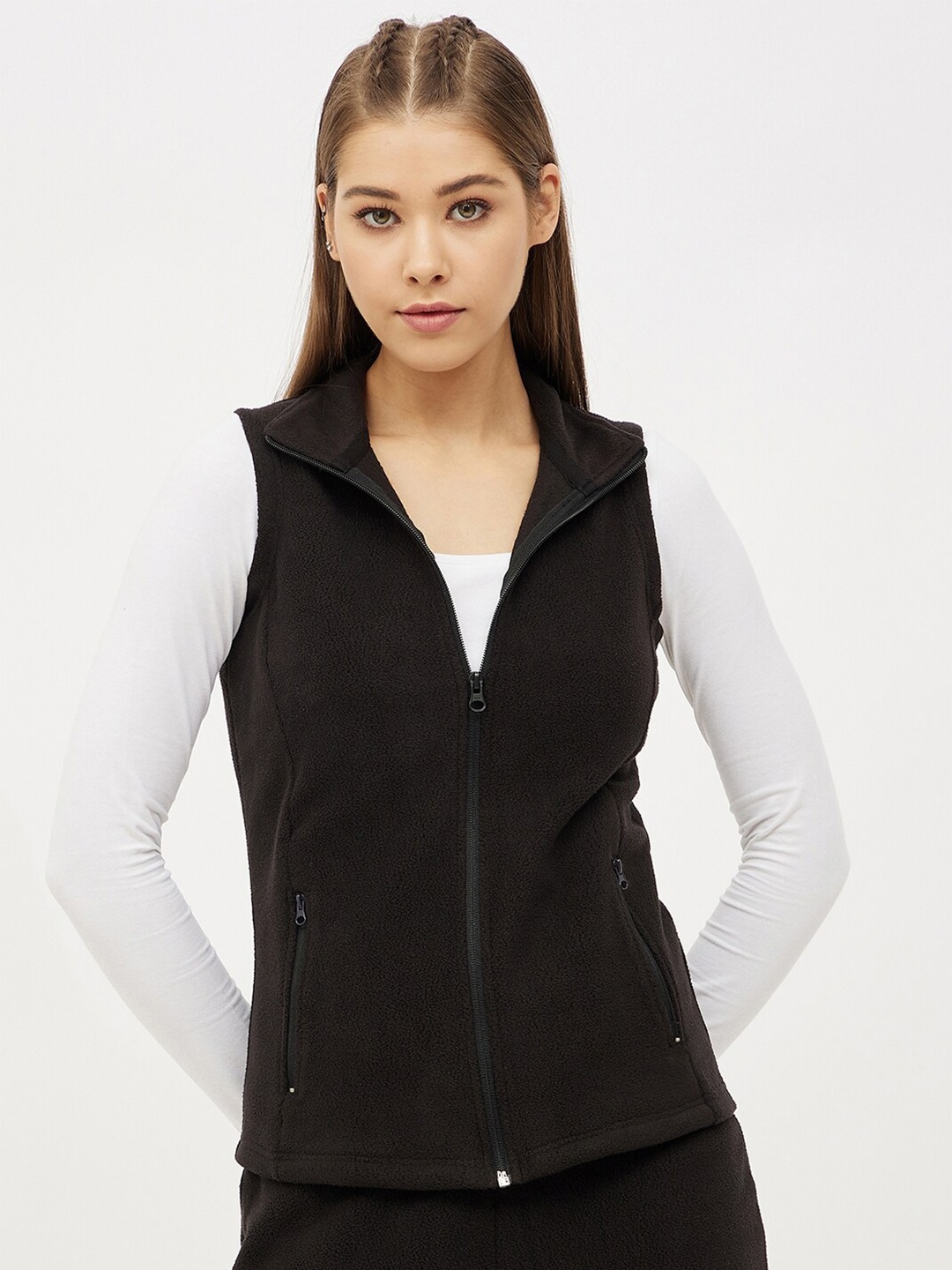 

Harpa Women Black Sweatshirt