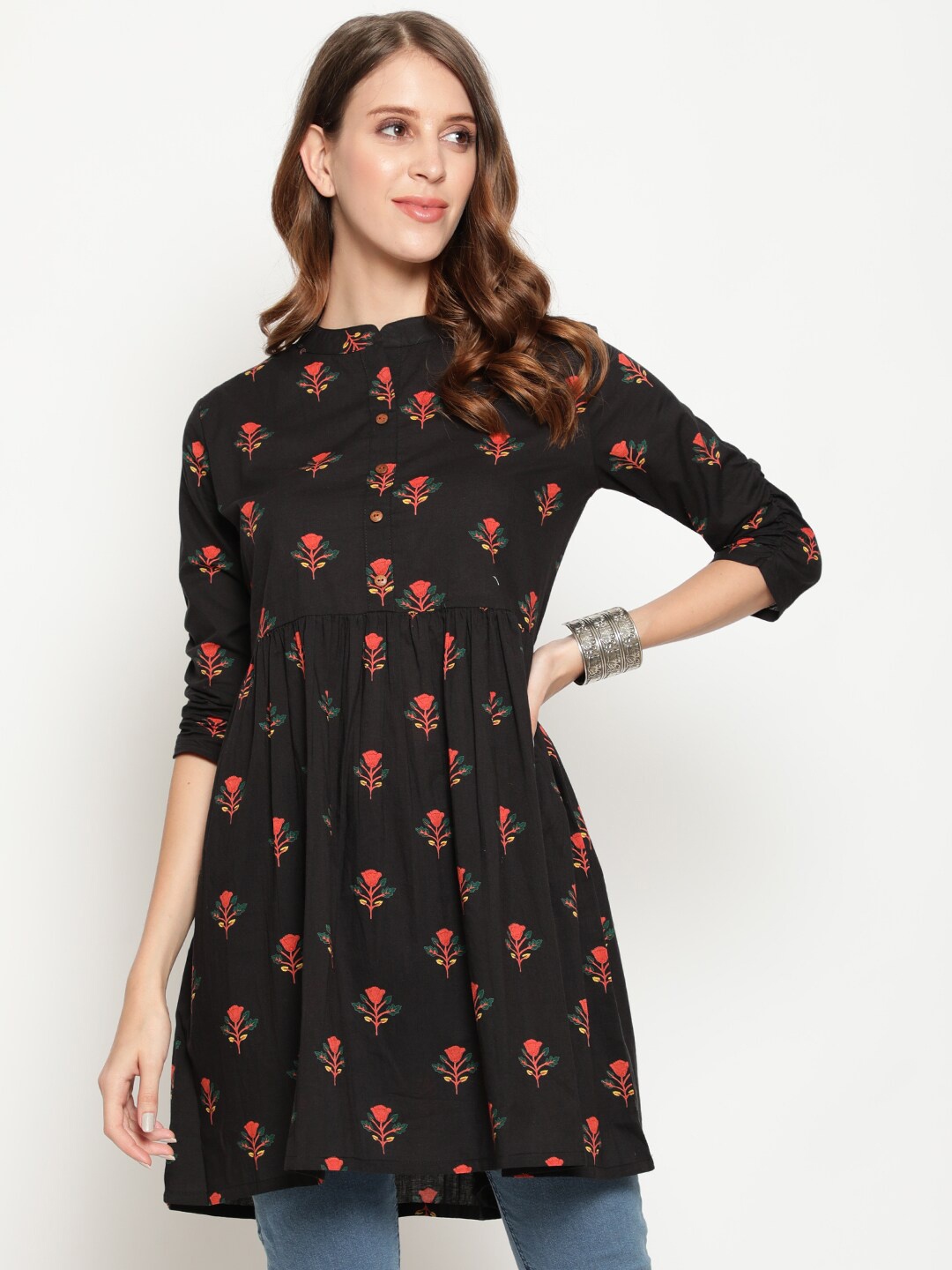 

Antaran Women Floral Printed Kurta, Black