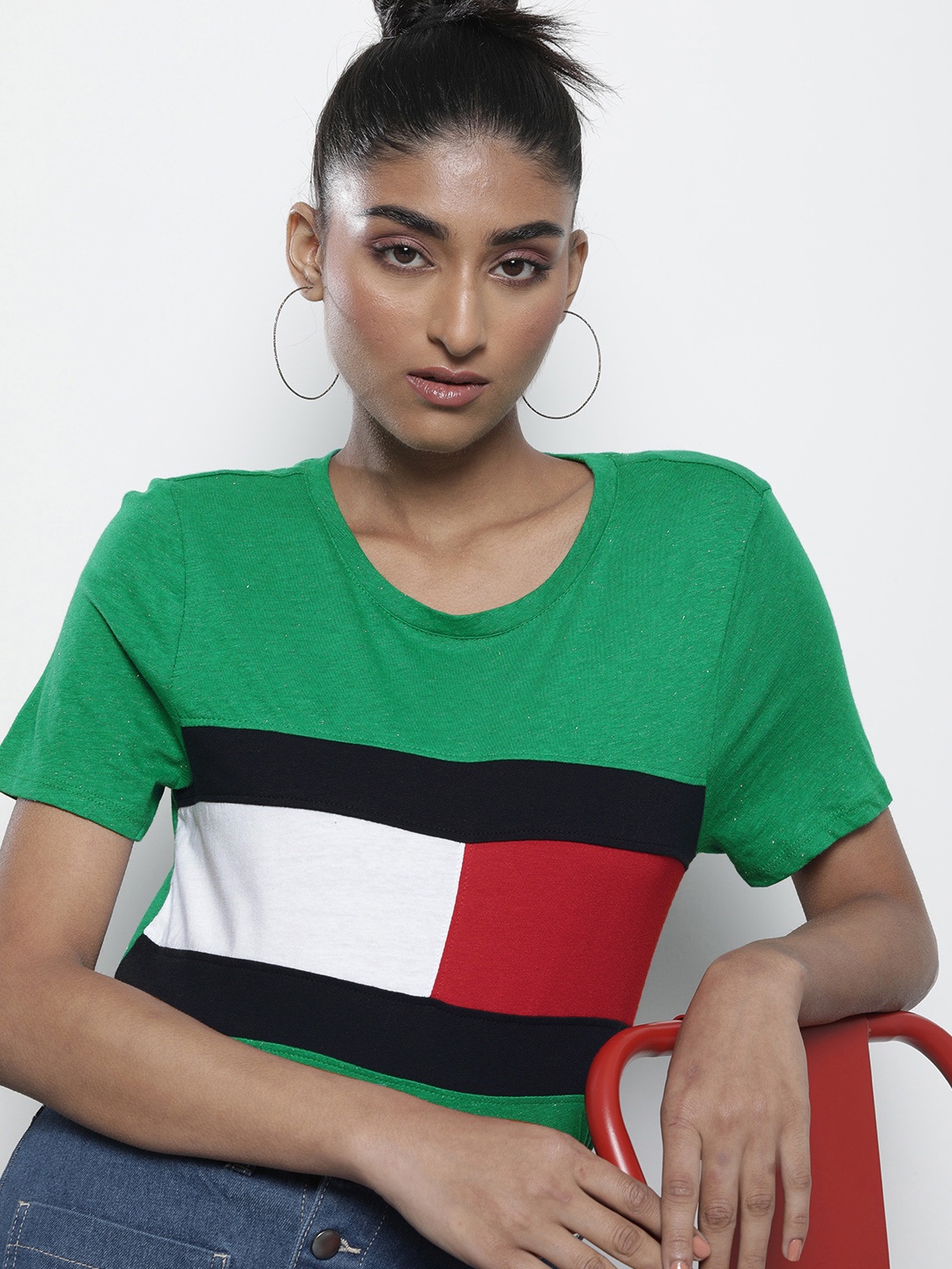 

Tommy Hilfiger Women Green Colourblocked Shiny T-shirt