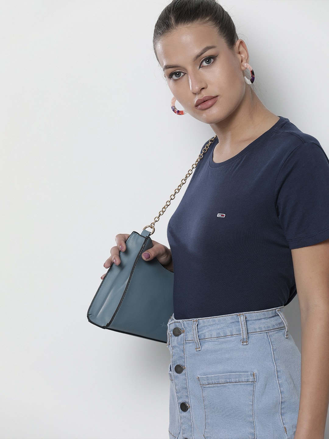 

Tommy Hilfiger Women Navy Blue Pure Cotton Slim Fit T-shirt
