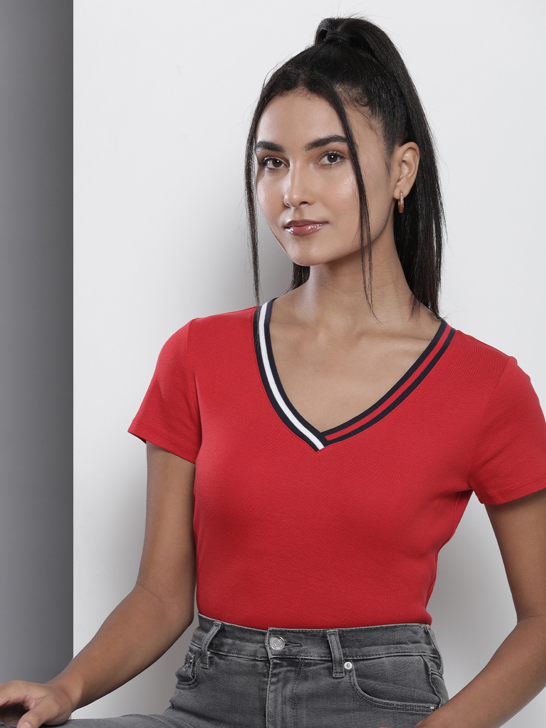 

Tommy Hilfiger Women Red V-Neck T-shirt