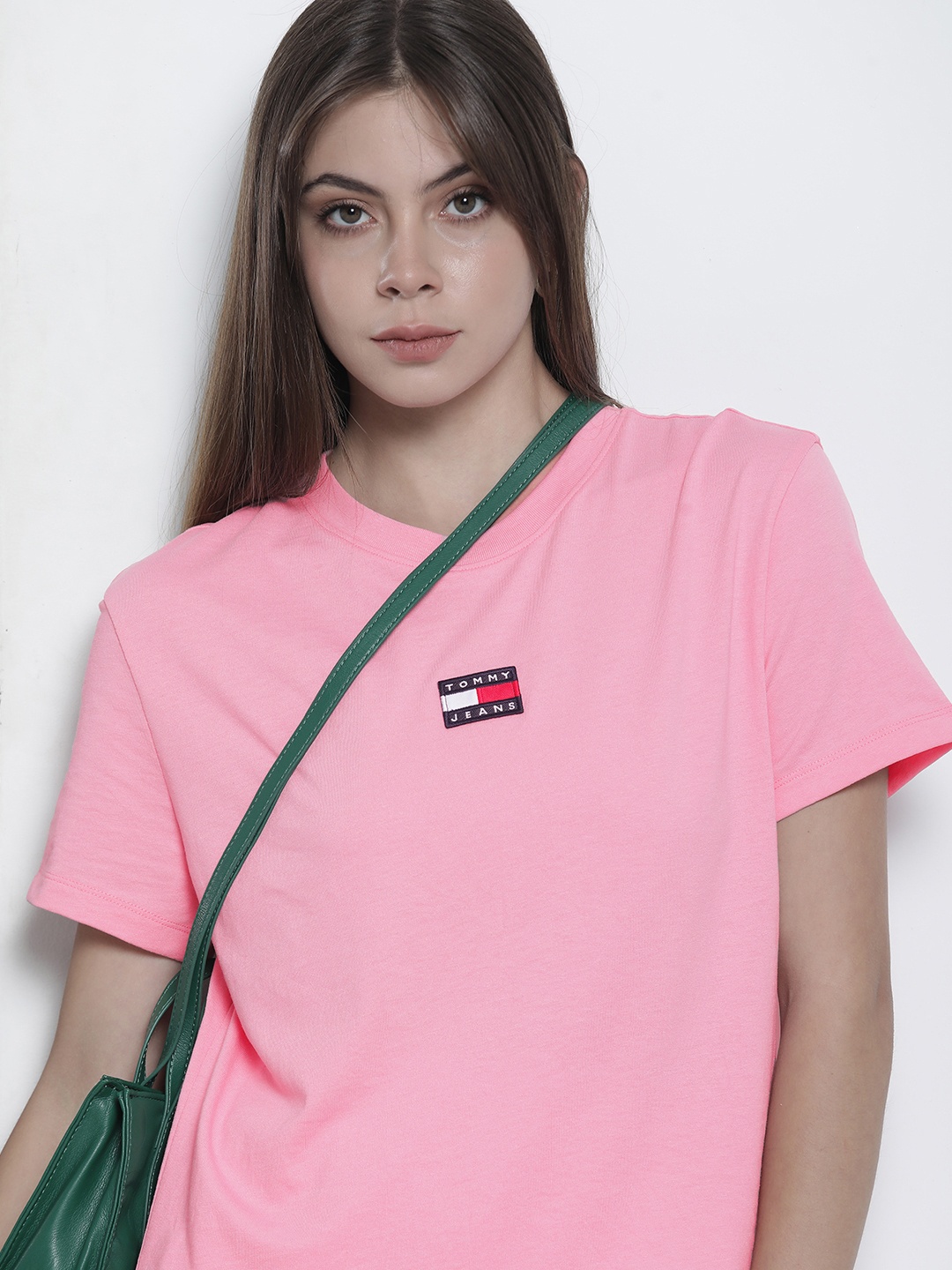 

Tommy Hilfiger Women Pink Solid Round-Neck Pure Cotton Casual T-shirt