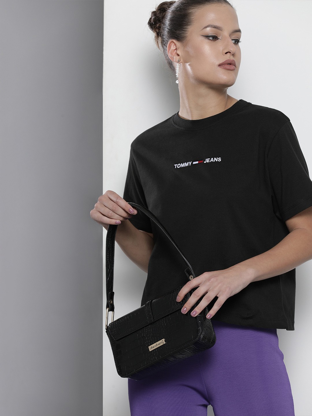 

Tommy Hilfiger Women Black Brand Logo Pure Cotton T-shirt