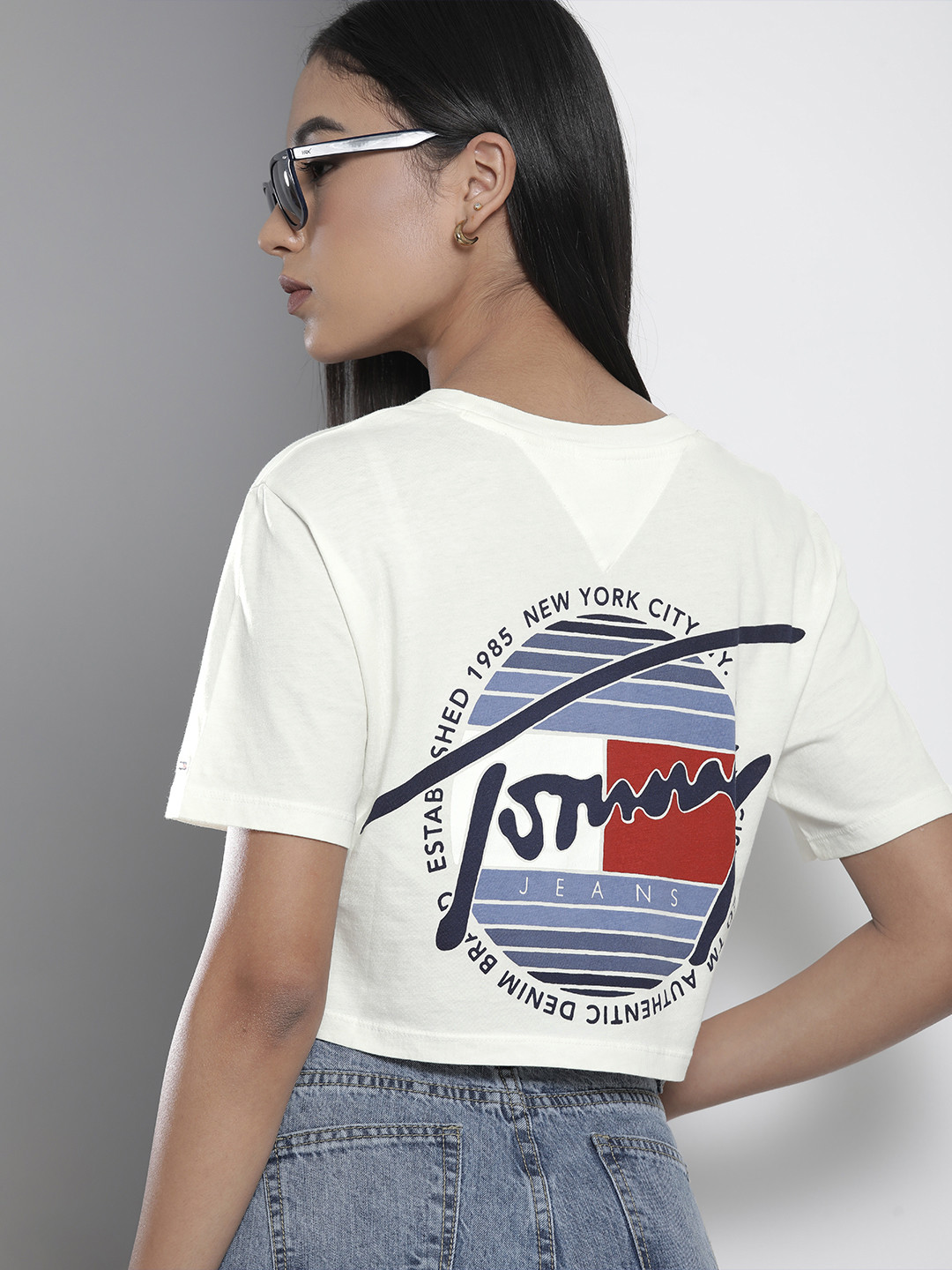 

Tommy Hilfiger Women Off White Typography Printed Drop-Shoulder Sleeves T-shirt
