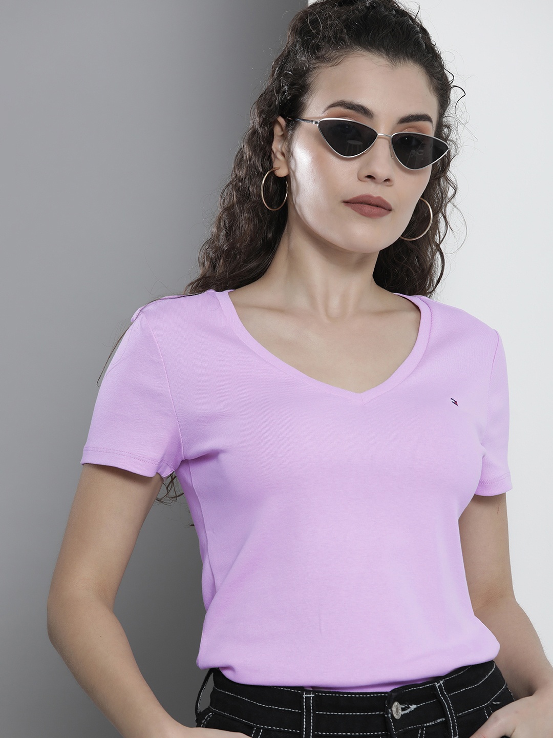 

Tommy Hilfiger Women Purple V-Neck Slim Fit T-shirt
