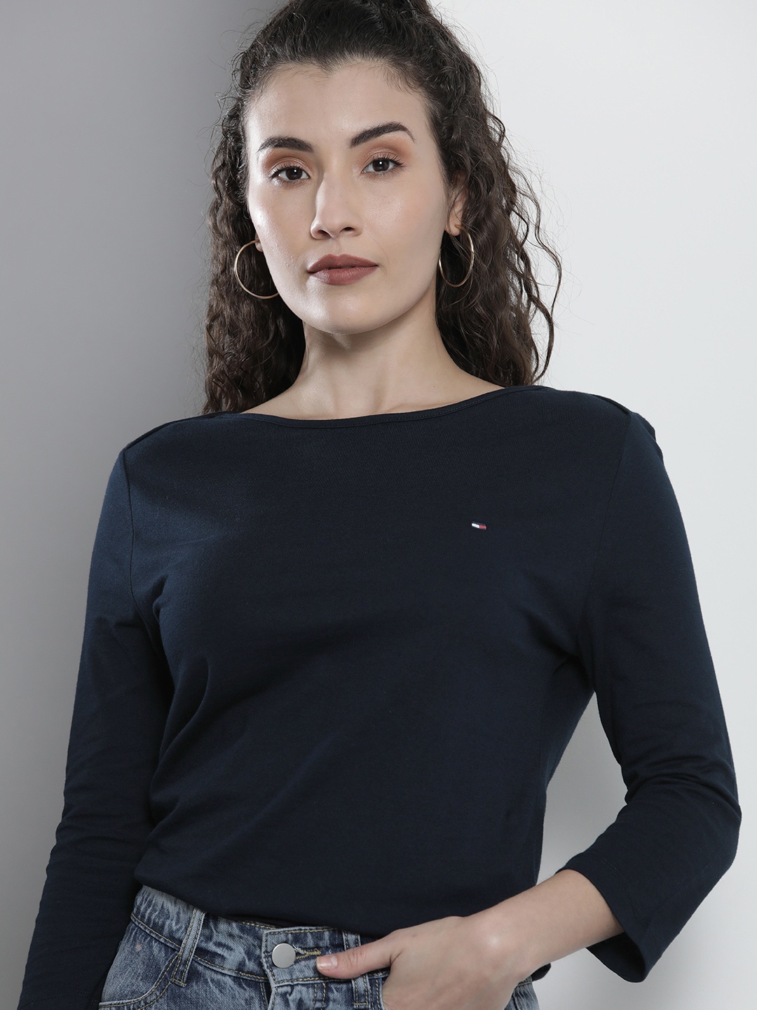

Tommy Hilfiger Women Navy Blue Solid Pure Cotton Slim Fit T-shirt