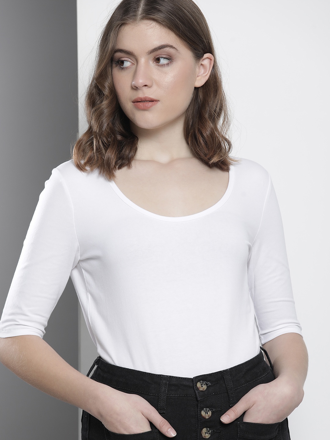 

Tommy Hilfiger Women White Organic Cotton Slim Fit Scoop Neck T-shirt