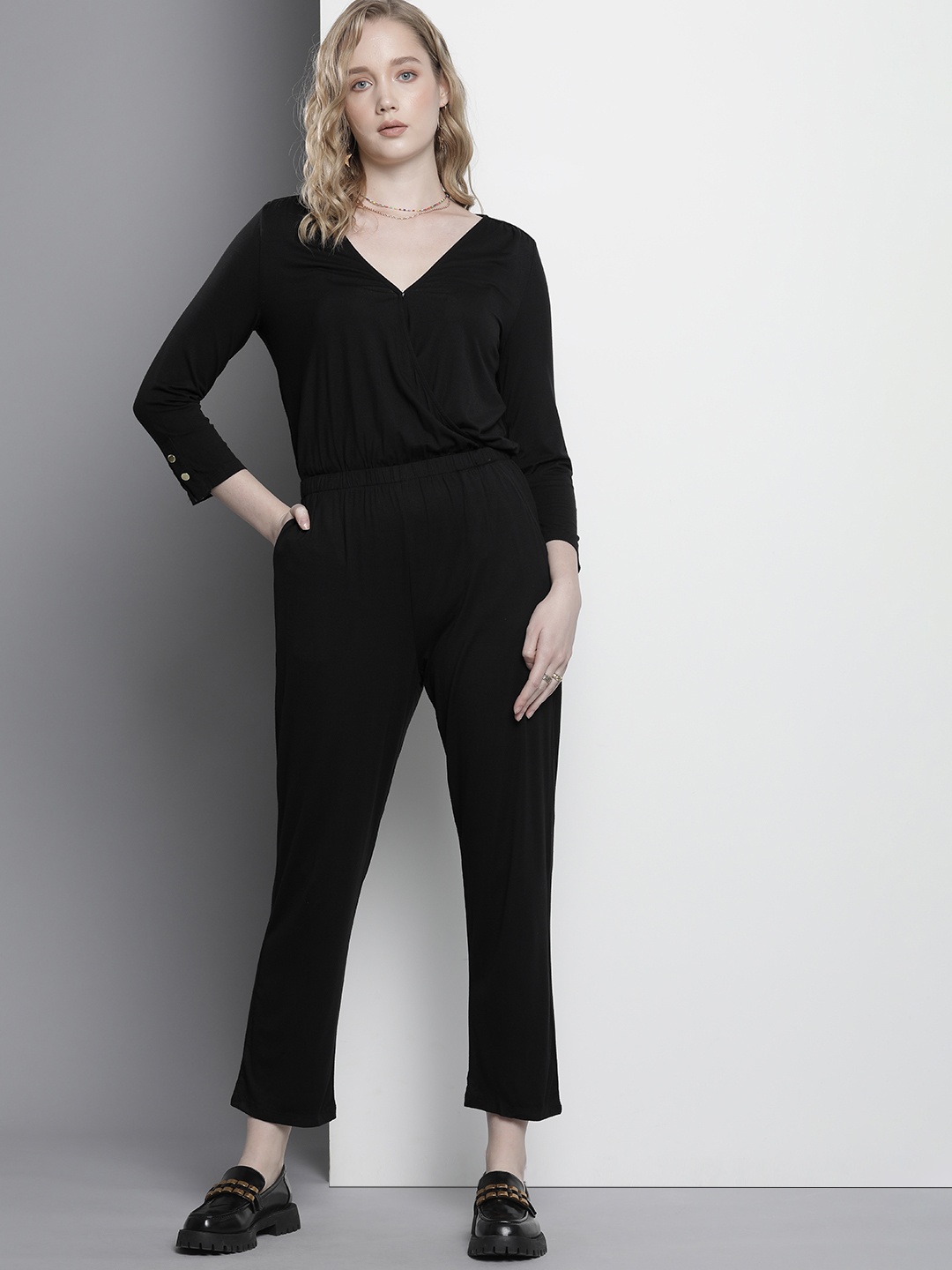 

Tommy Hilfiger Solid V Neck Basic Jumpsuit, Black