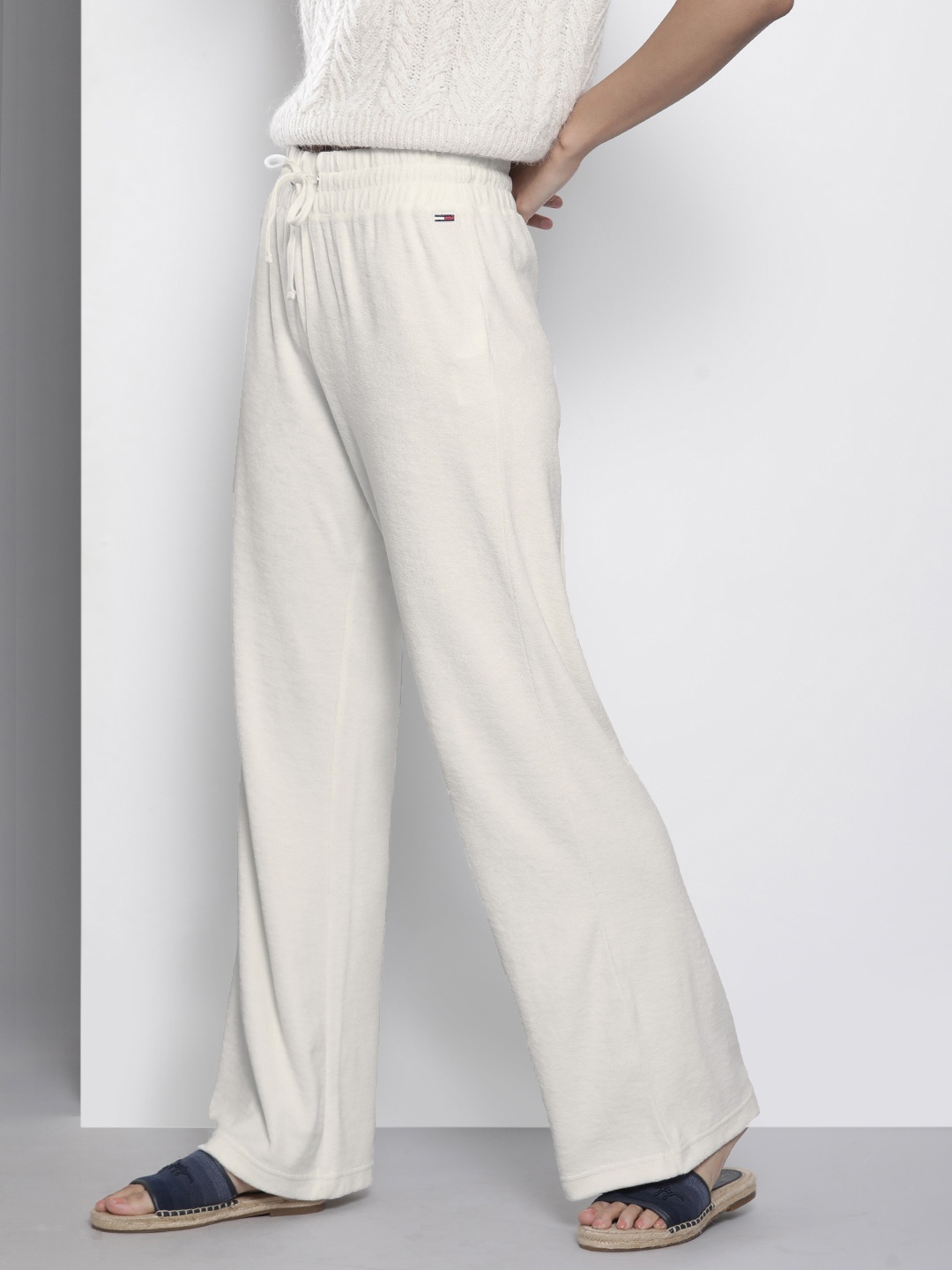

Tommy Hilfiger Women White Solid Towelling Pant