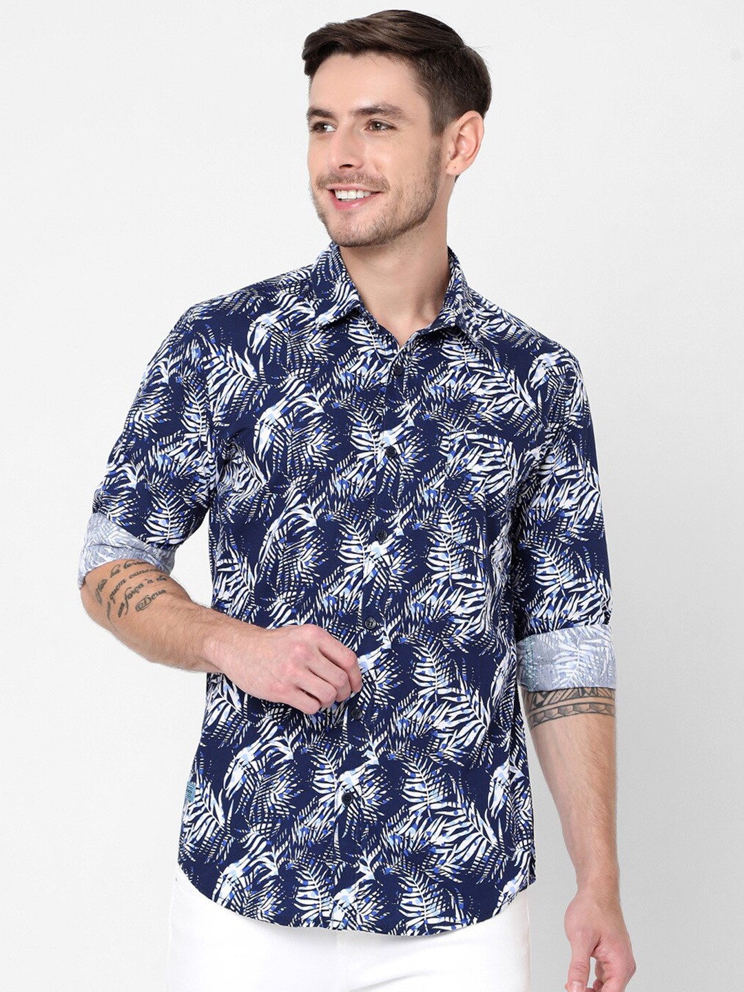 

Mufti Men Navy Blue Slim Fit Floral Printed Pure Cotton Casual Shirt