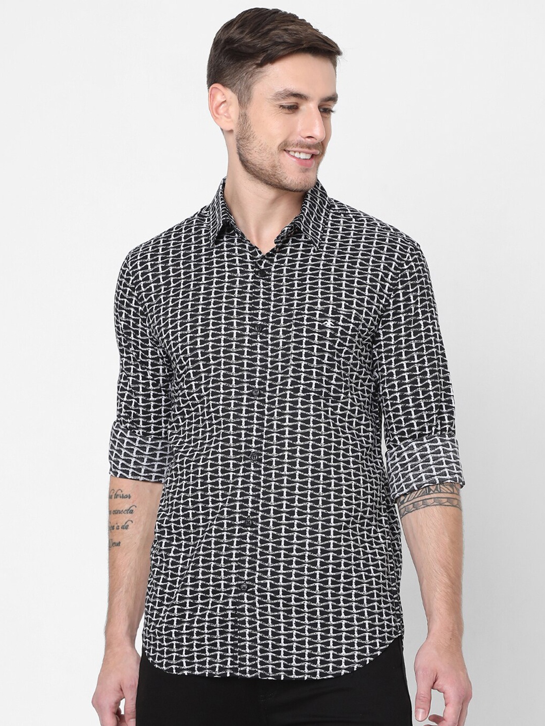 

Mufti Men Black Slim Fit Printed Pure Cotton Casual Shirt