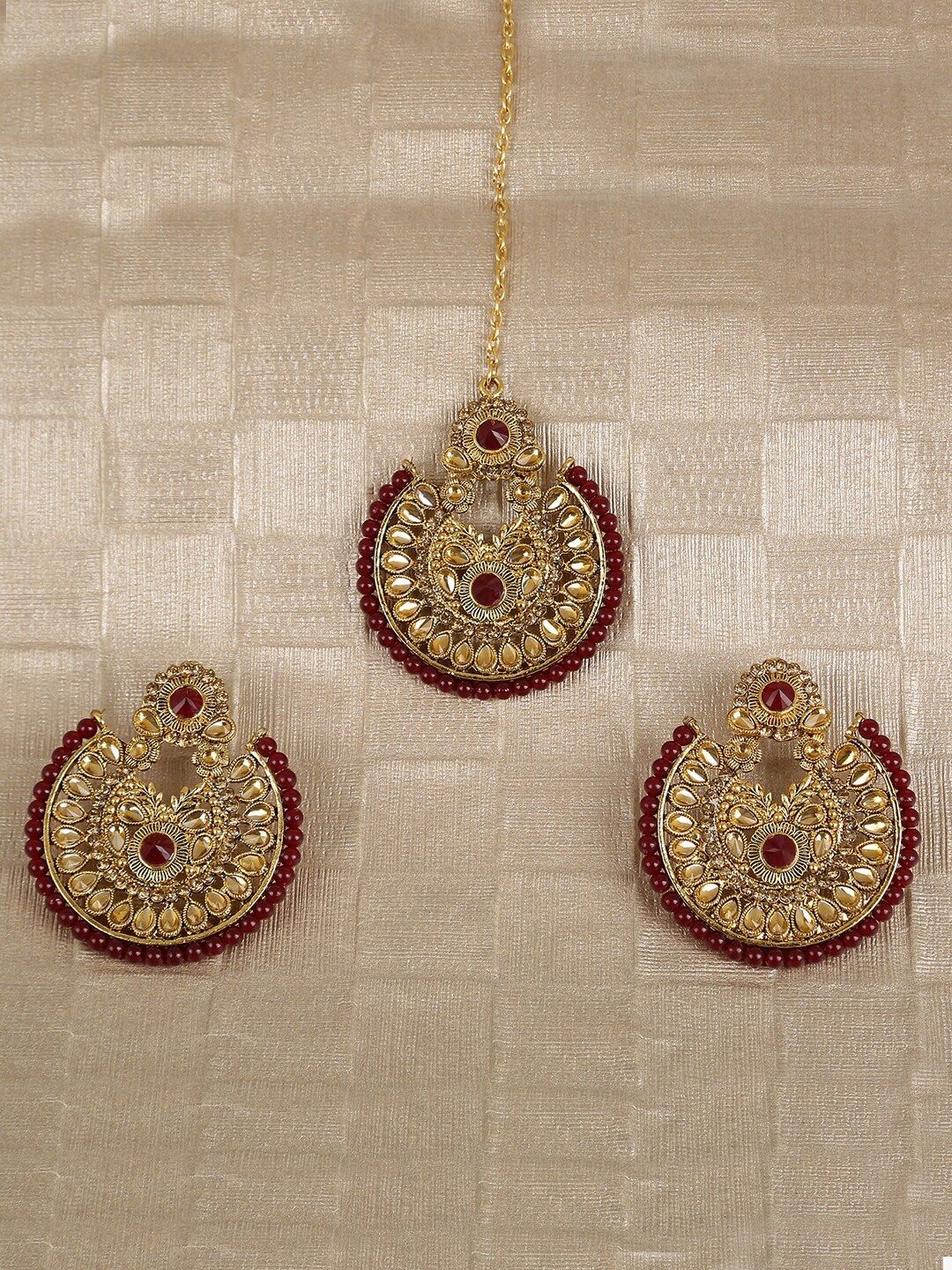 

LIVE EVIL Woman Set of Brown & Golden Maang Tikka With Earrings