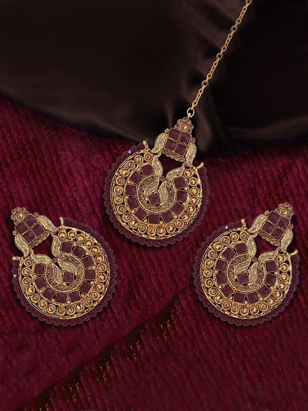 

LIVE EVIL Woman Set of Brown & Golden Maang Tikka With Earrings
