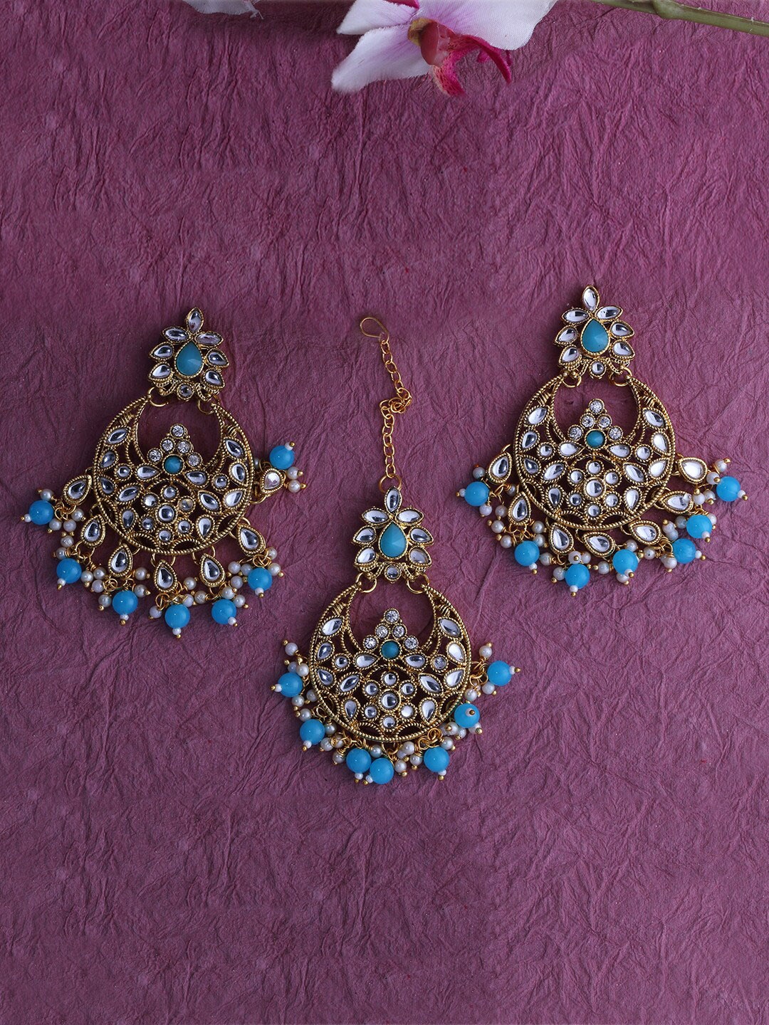 

LIVE EVIL Woman Blue & Gold Maang Tikka With Earrings