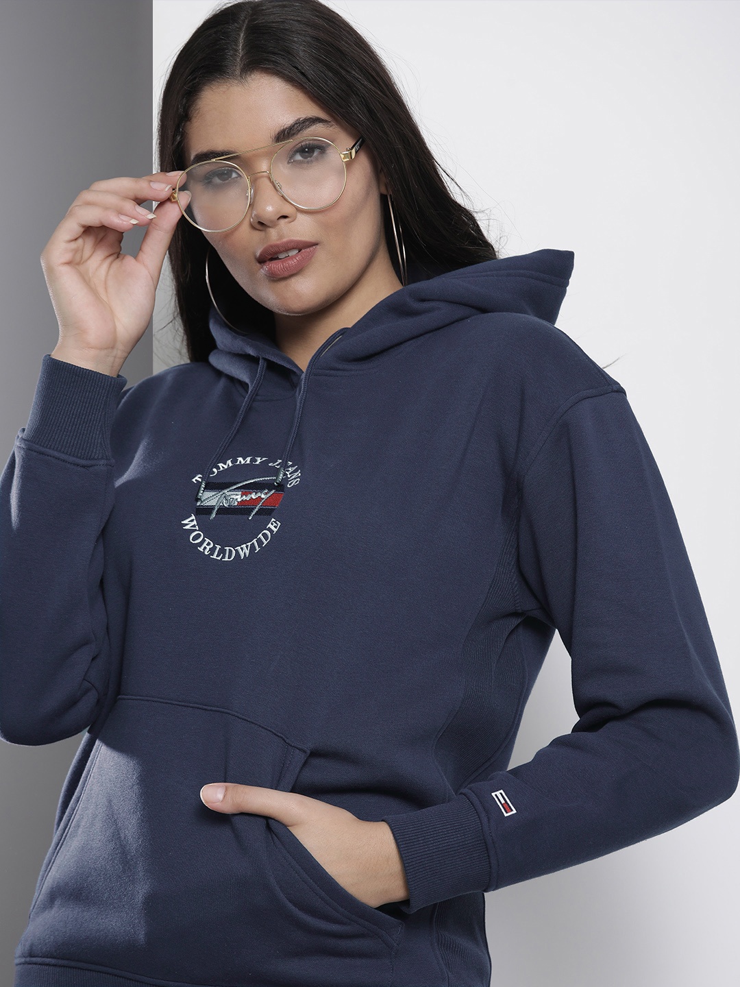 

Tommy Hilfiger Women Navy Blue Hooded Sweatshirt with Embroidery